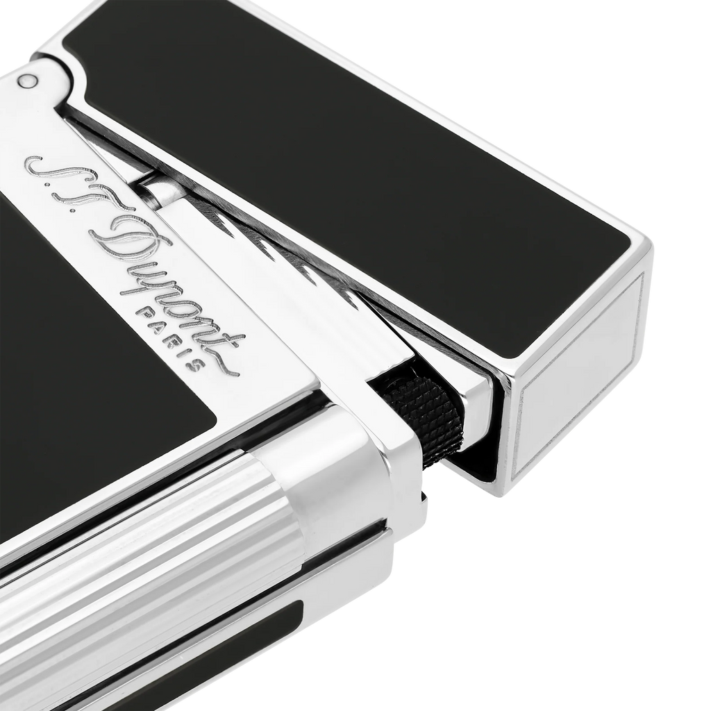 Lacquered lighter silver