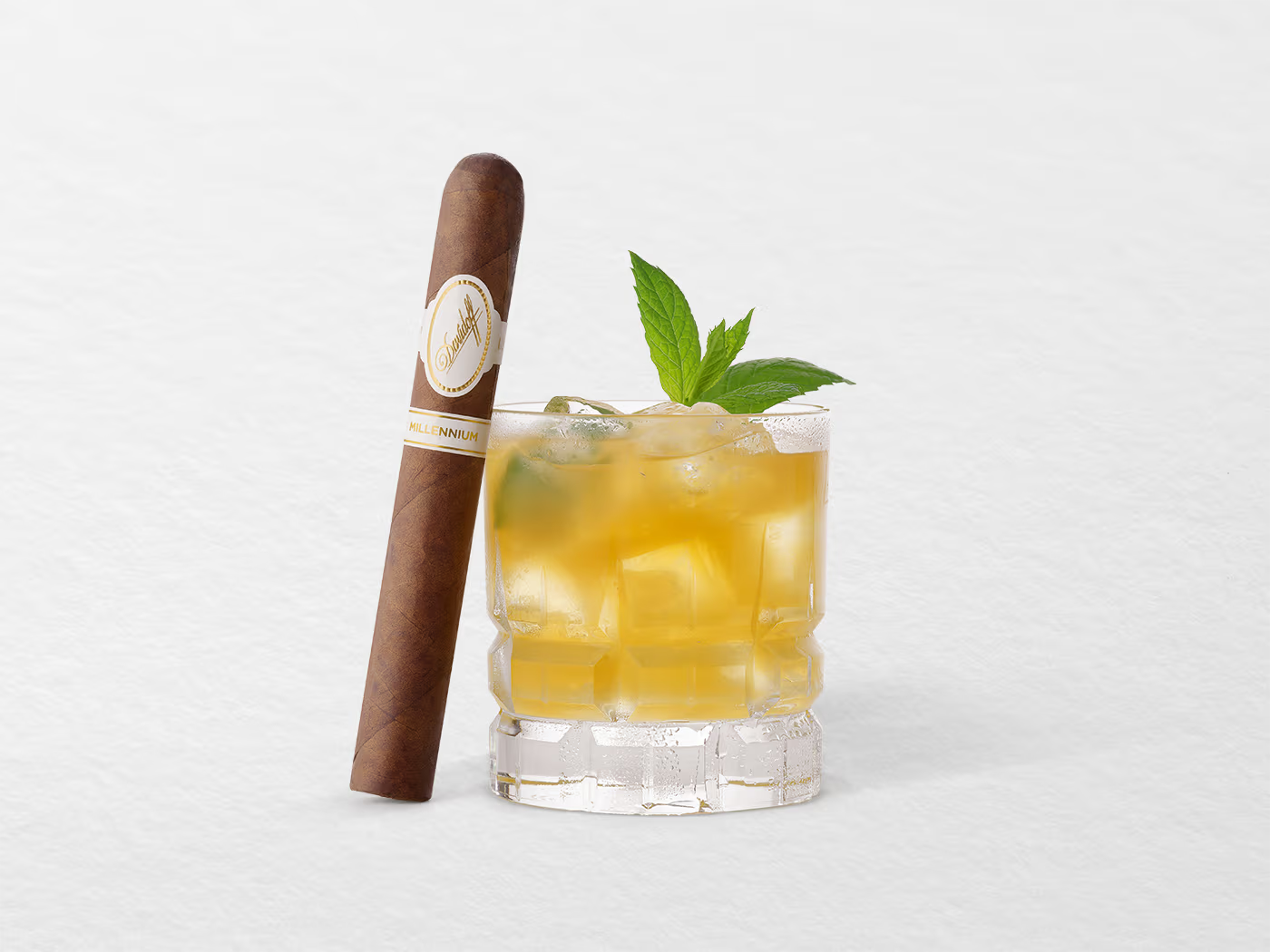 Millennium Petit Corona